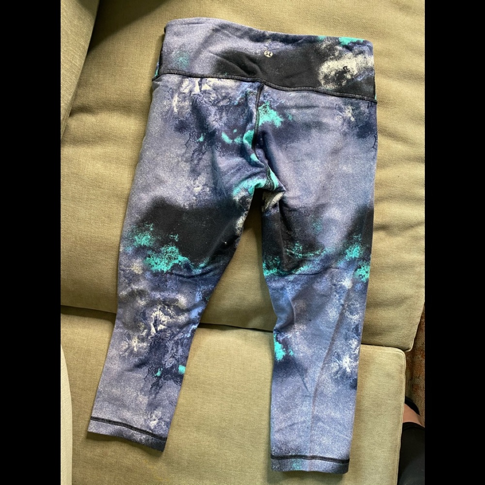 LuLuLemon Wonder Under Crop Leggings size 6